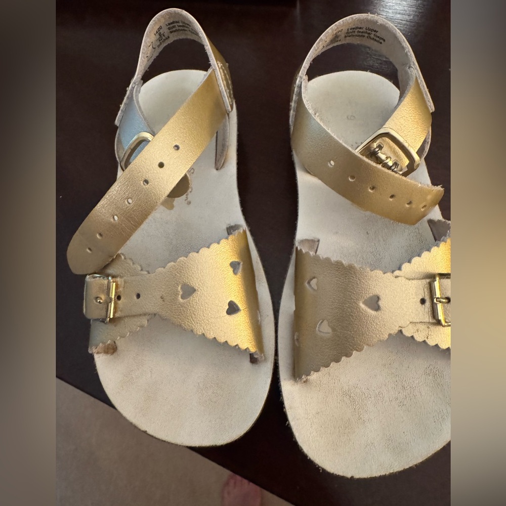 Toddler girl size 9 sun-San gold sandals